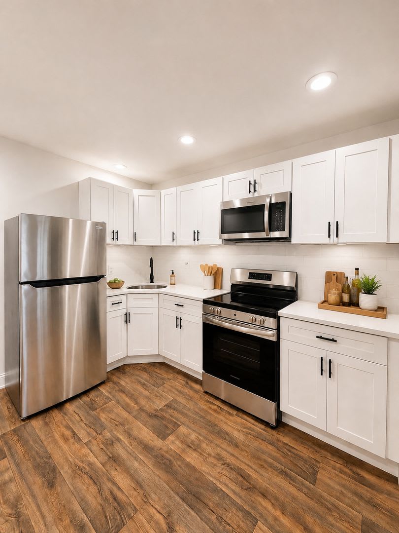 3-Bedroom Harrowgate Townhouse with Large Backyard – photo 5
