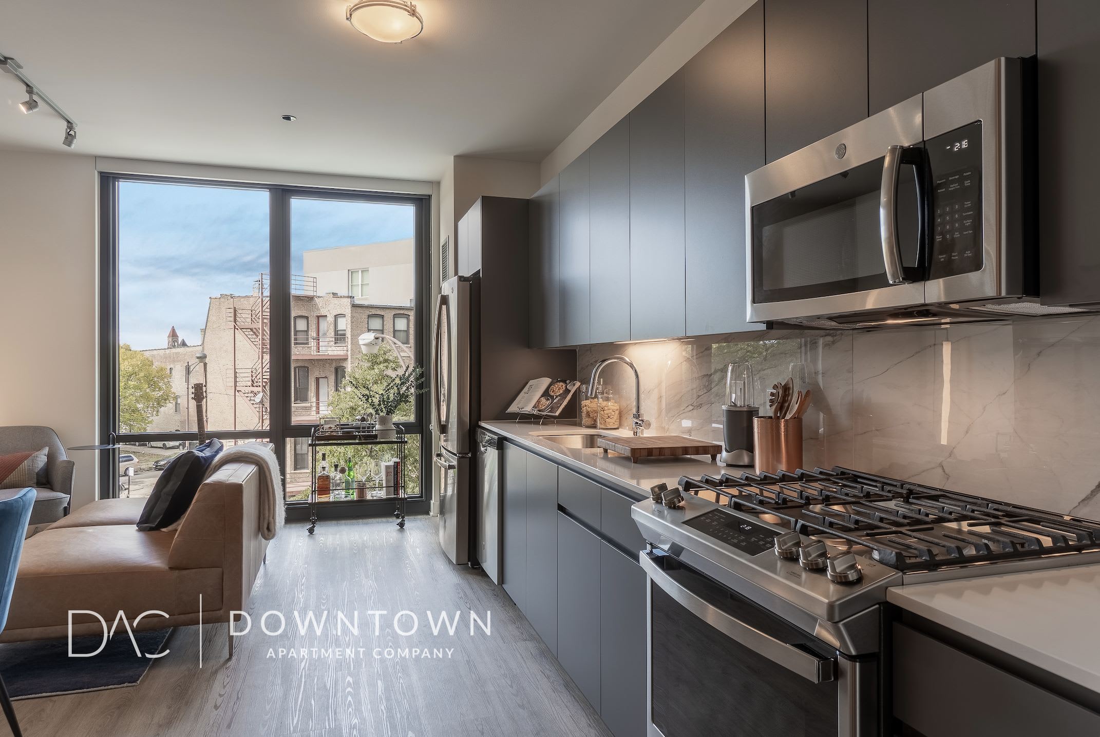 1060 W Huron St – photo 3