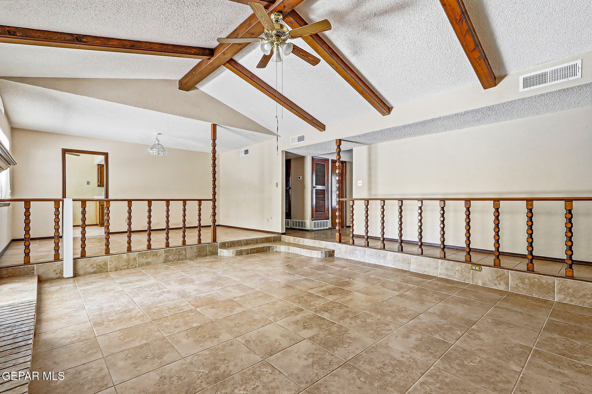 744 CRESTA MIRA Drive – photo 5