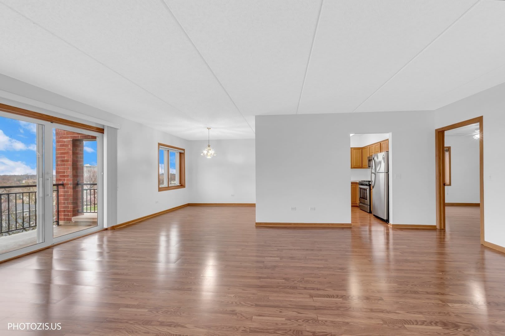5555 N Cumberland Avenue – photo 4