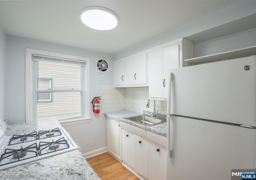 18 E 7th Street – photo 3