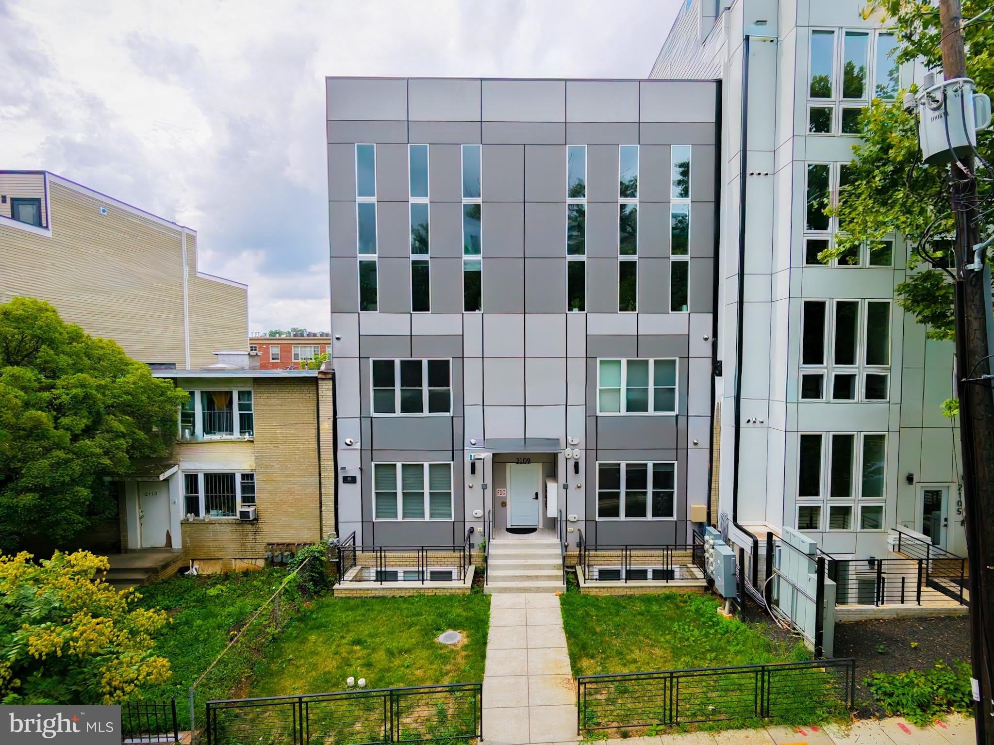 2109 M Street NE – photo 2