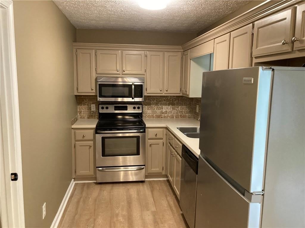 6110 Lakeside Court – photo 4