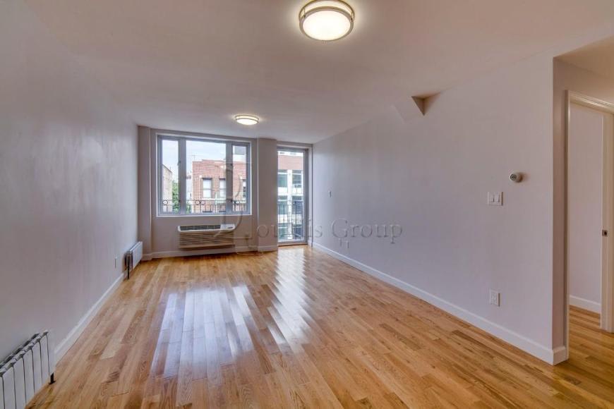 26-25 28th street – photo 2