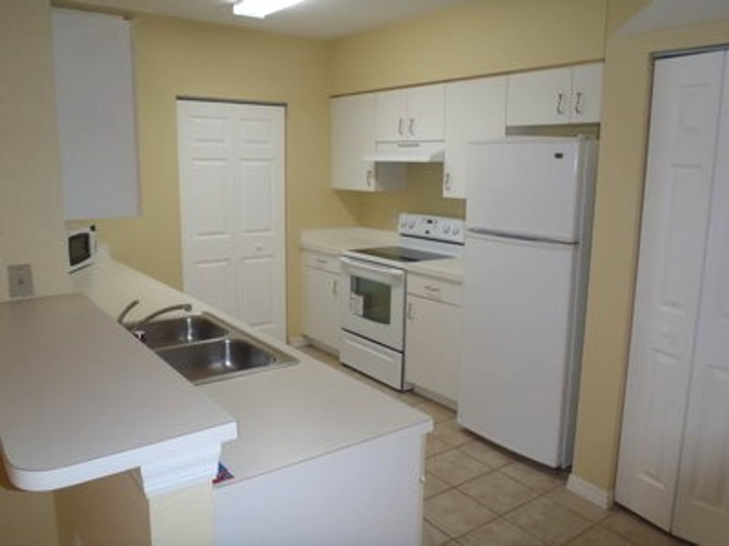 Very well-maintained 2-bedroom, 2-bath, 1st floor home in Bonita Springs – photo 3