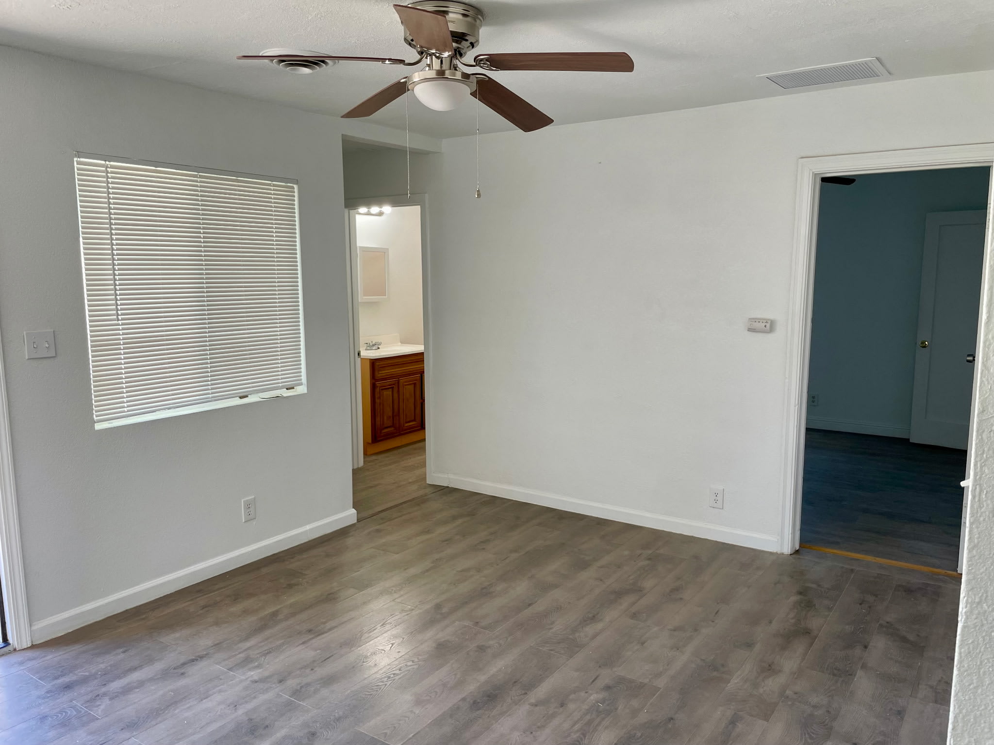 867 Edythe Street – photo 2