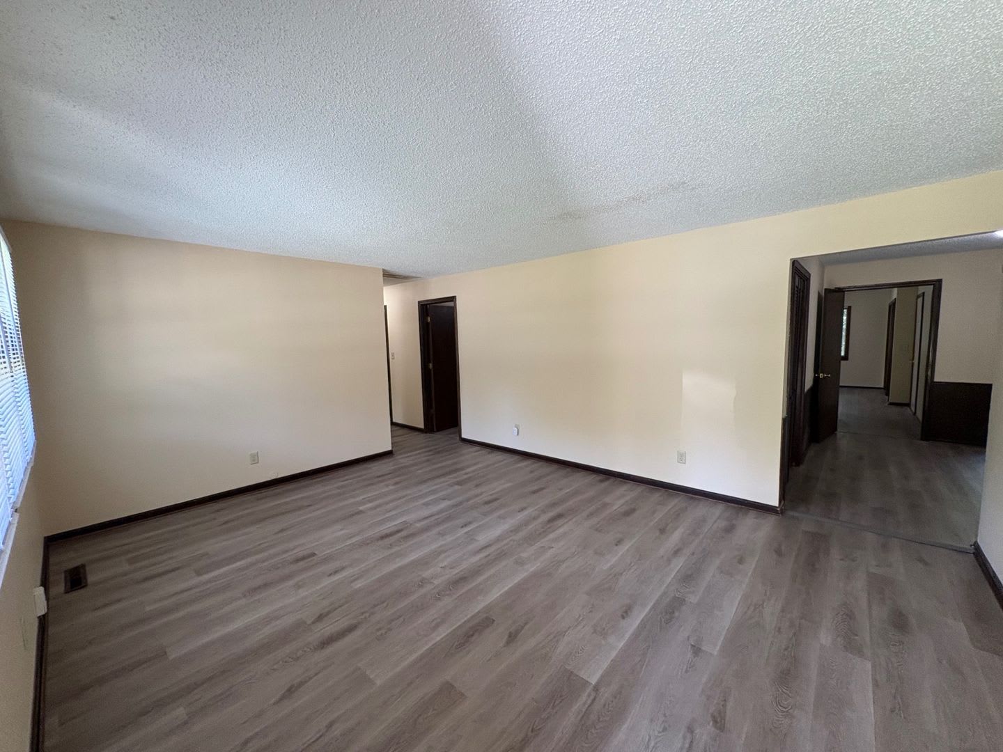 Wow Look At This Property You Cant Beat This Price – photo 2