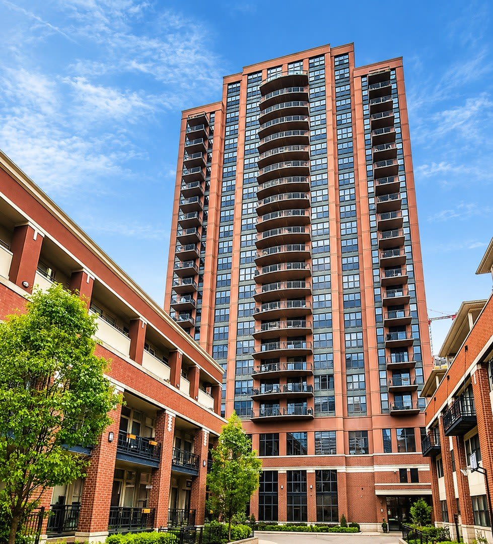 330 N Jefferson Street – photo 1