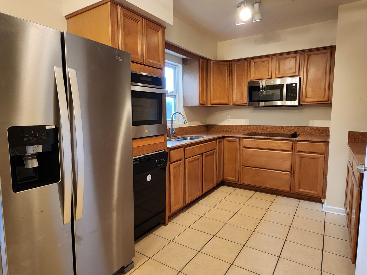 FOR RENT 5 bedroom, 3 bathrooms, 2 car garage home near UF. – photo 3