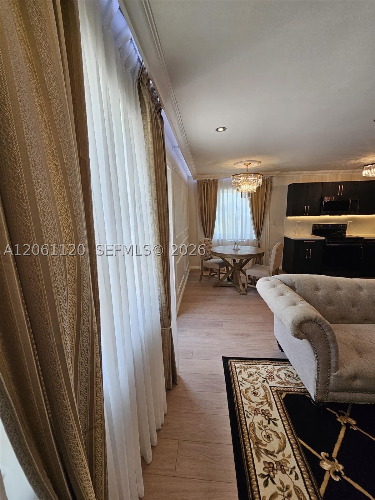 609 NE 14th Ct – photo 2