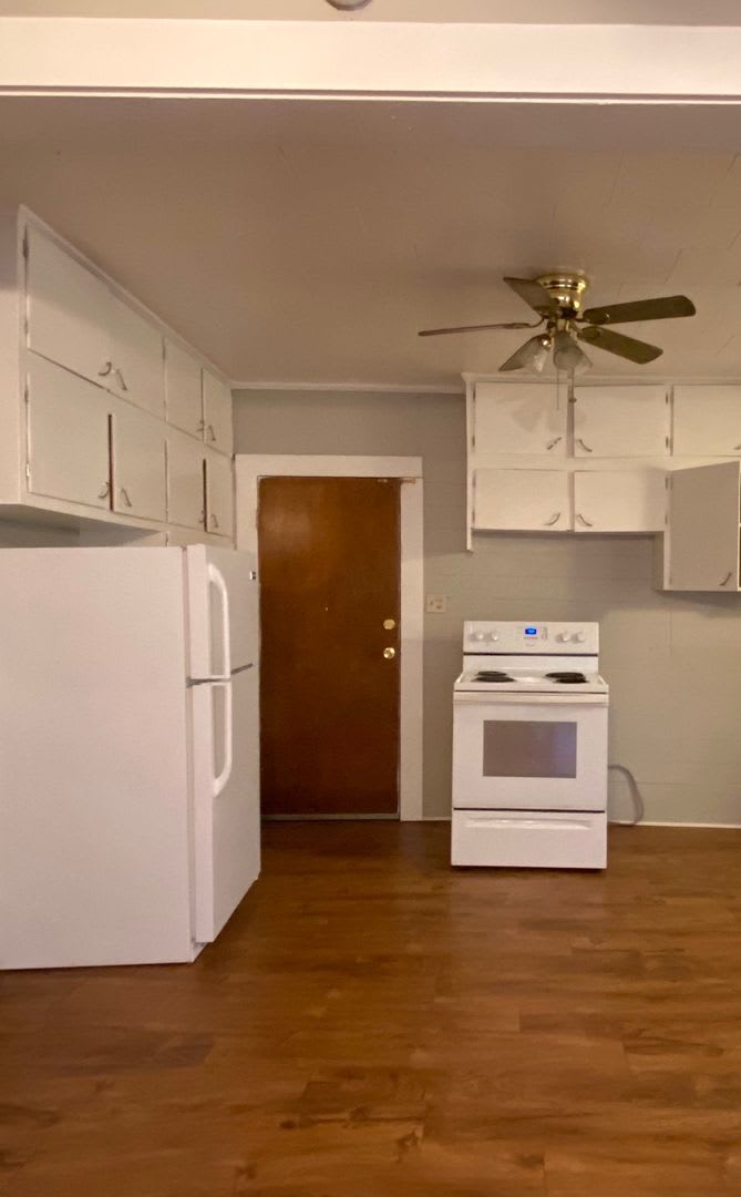 Cozy, Spacious, 2 Bed/1 Bath Cottage in Rayne! – photo 3