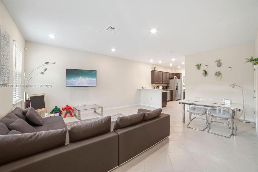 4154 Greenway Dr – photo 4