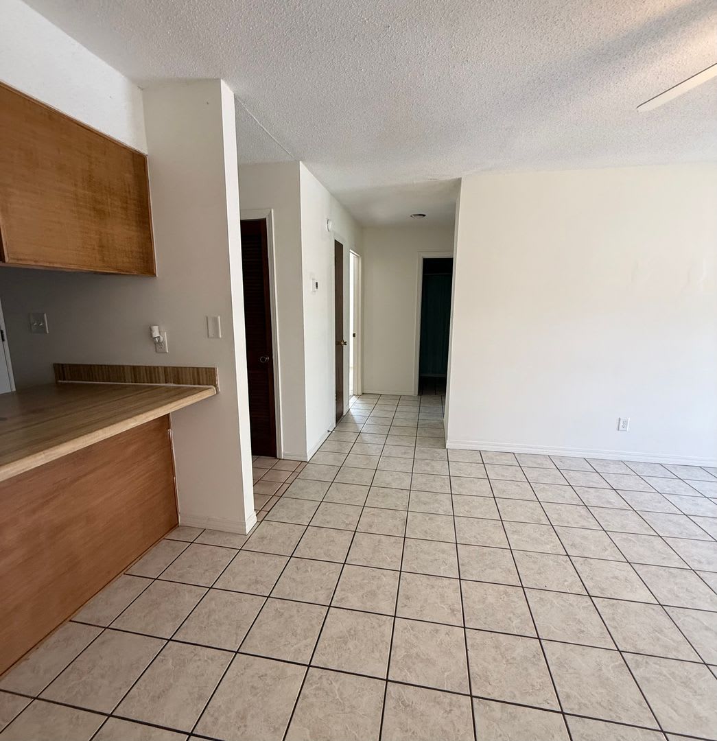 New Listing! – photo 3