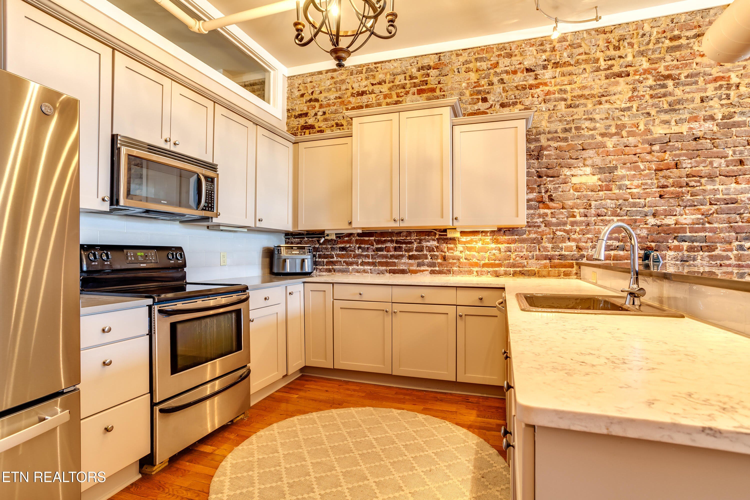 418 S Gay St – photo 3