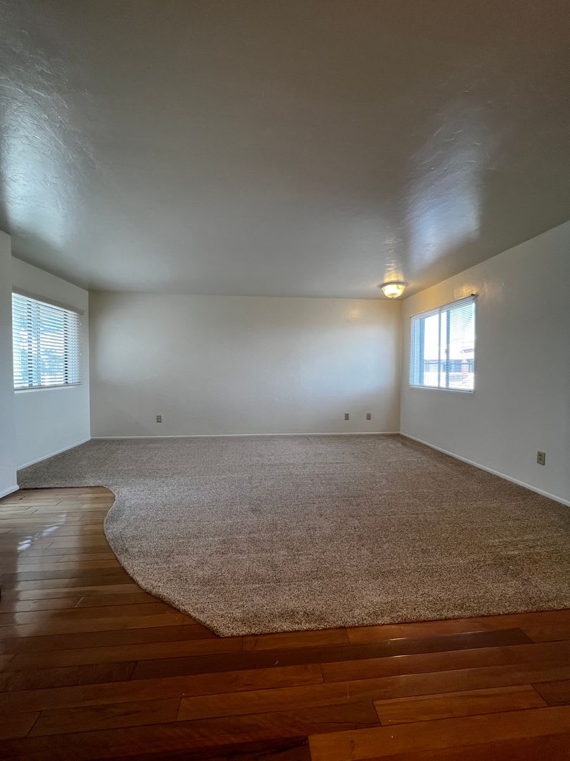 Upstairs Three Bedroom Condo N Prescott – photo 3