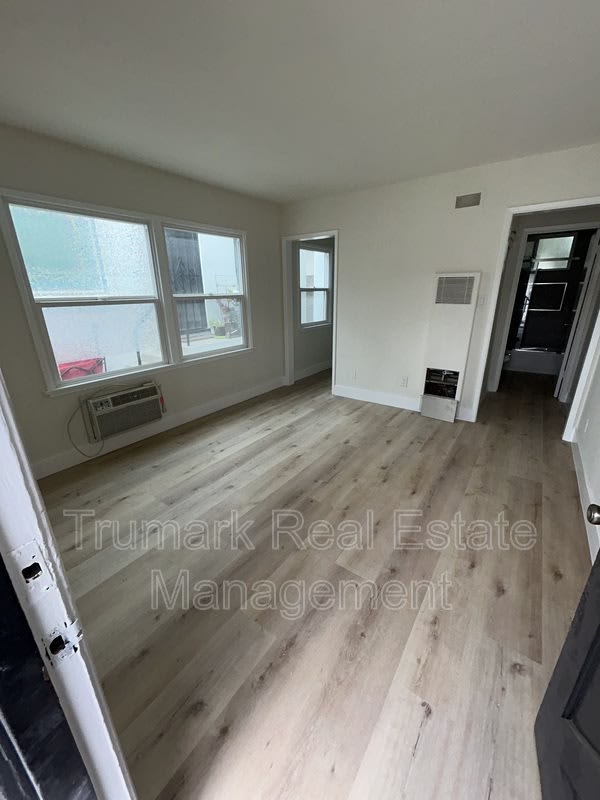 49 S Grand Oaks Ave – photo 4