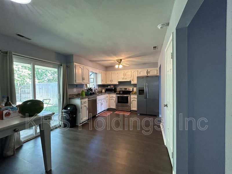 1652 Fairfax Dr – photo 5