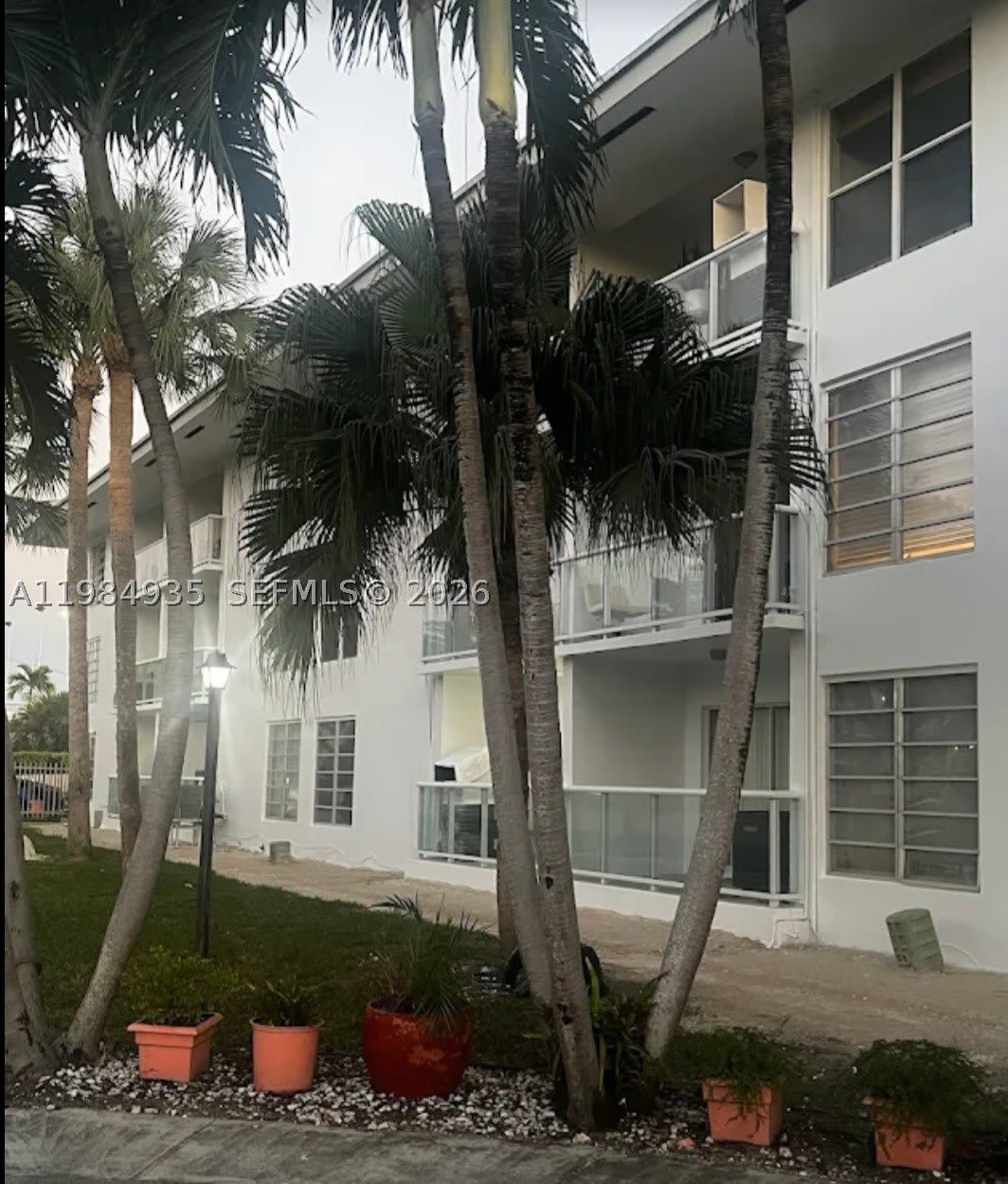 1600 NE 114th St – photo 1