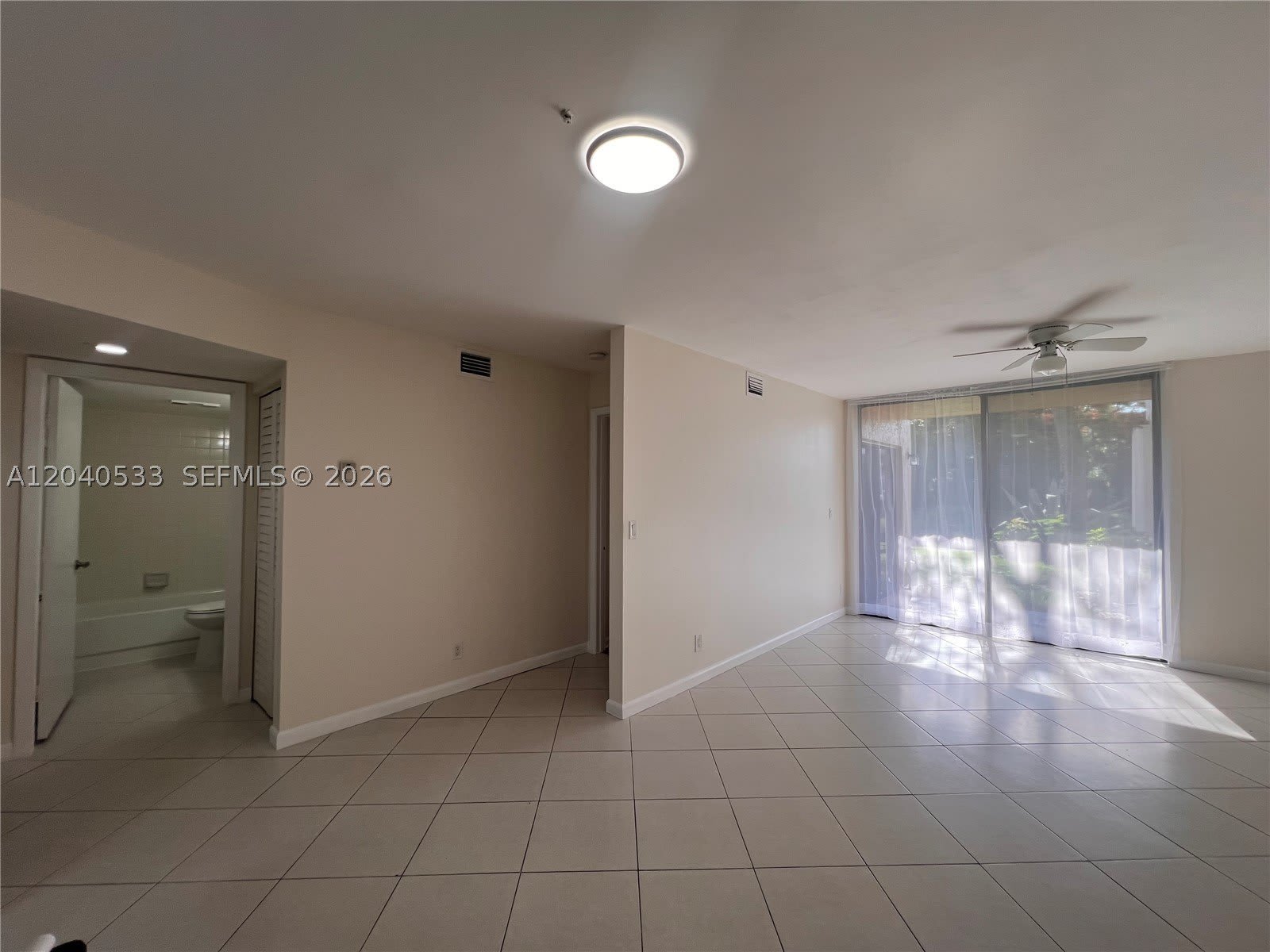 5661 Riverside Dr – photo 4