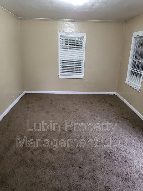 1368 Springdale St – photo 2