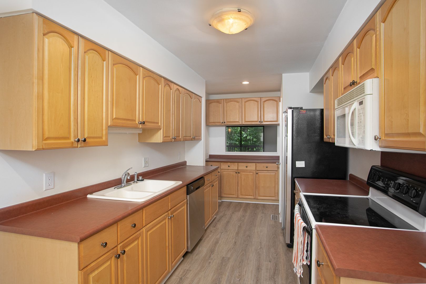 Price Improvement! 3 level end unit townhome in AWESOME location! – photo 5