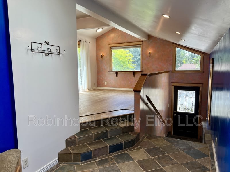 165 West Oak Street #1 – photo 5