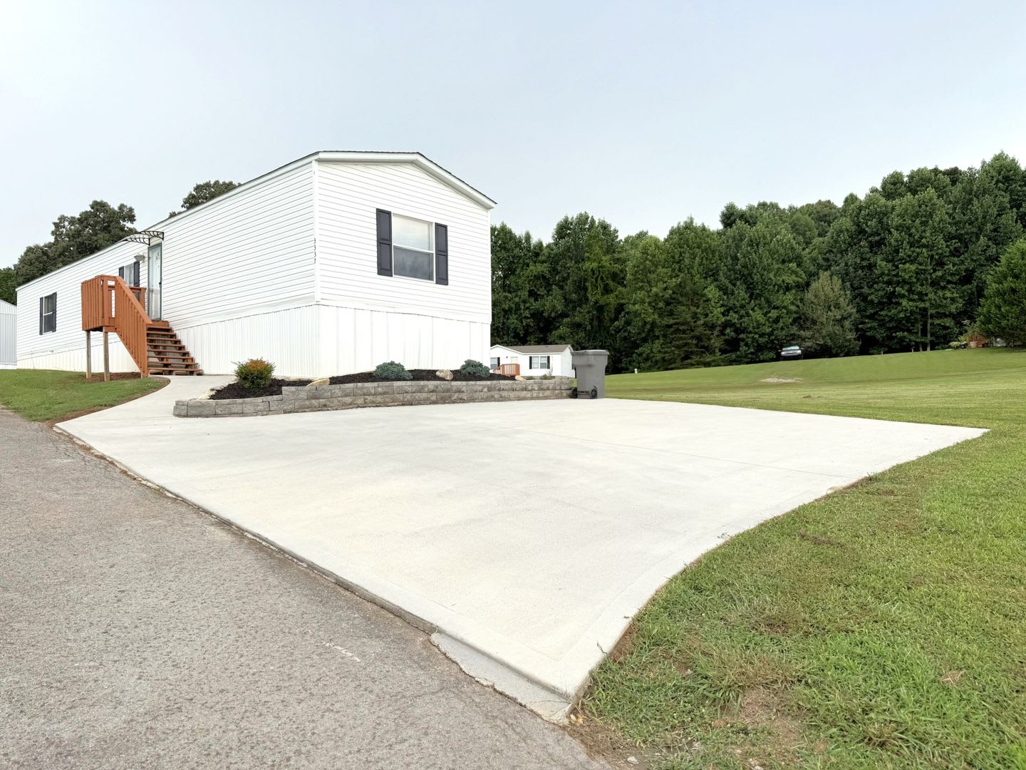 Louisville 37777 3 Bedroom 2 Bath – photo 3