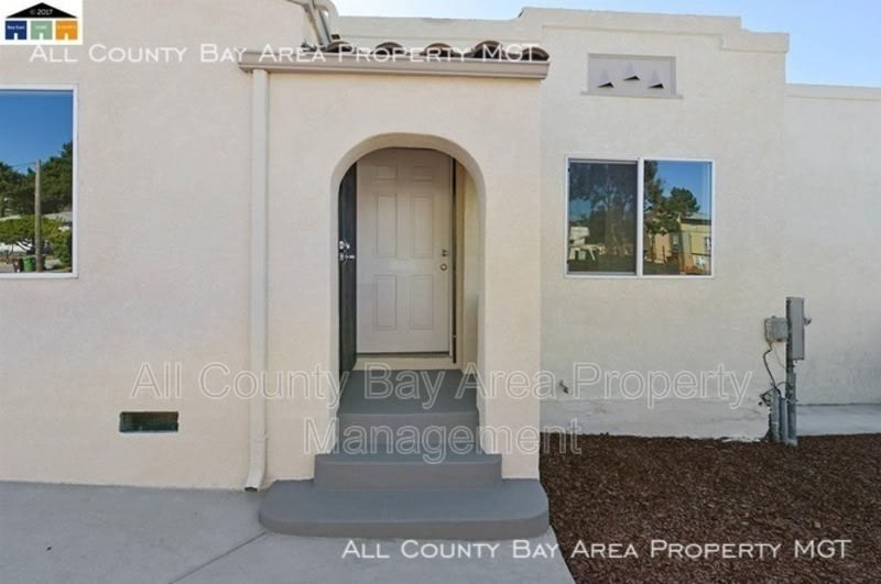 2462 Taylor Ave – photo 1
