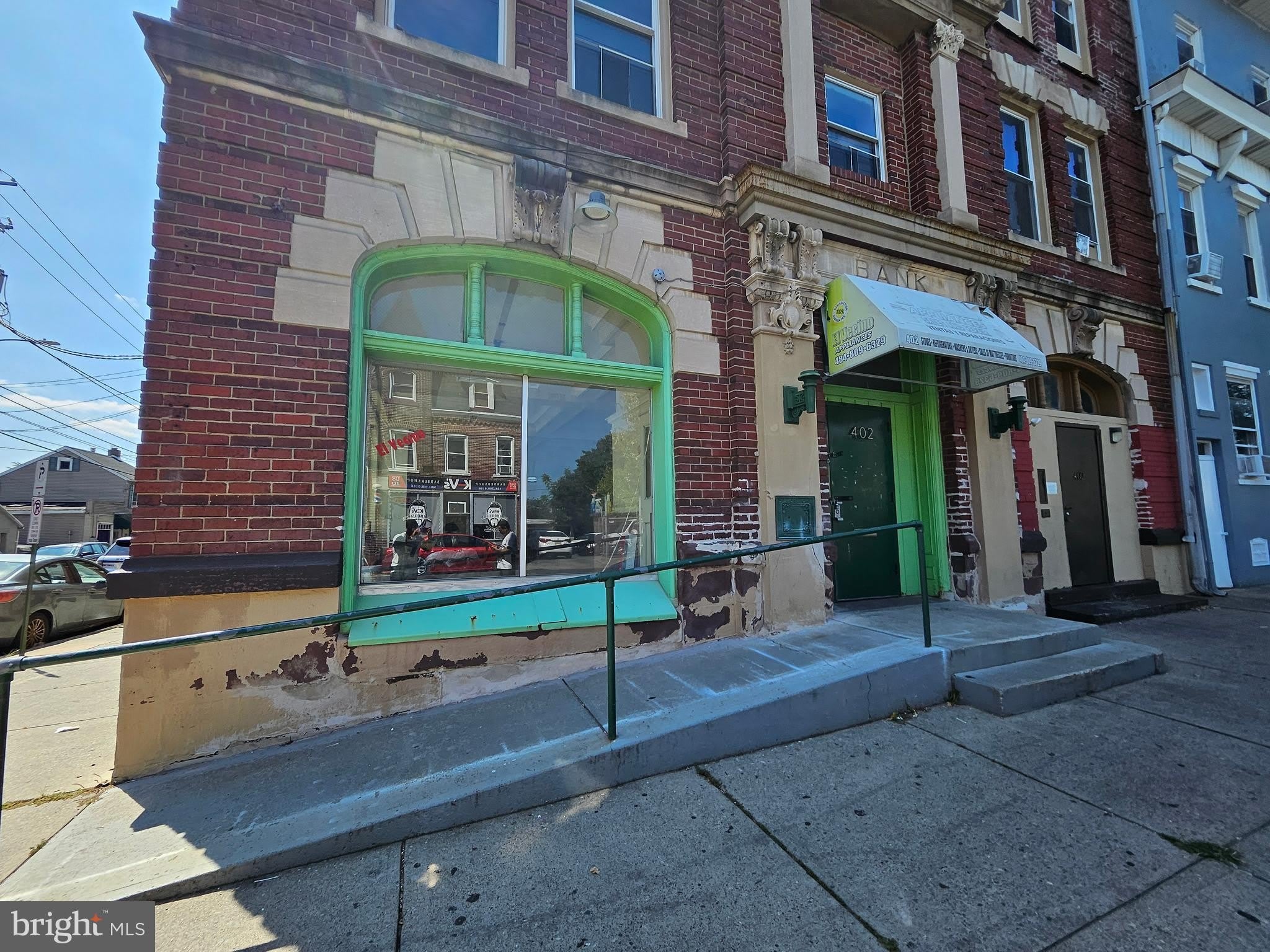 402 RIDGE Avenue – photo 3