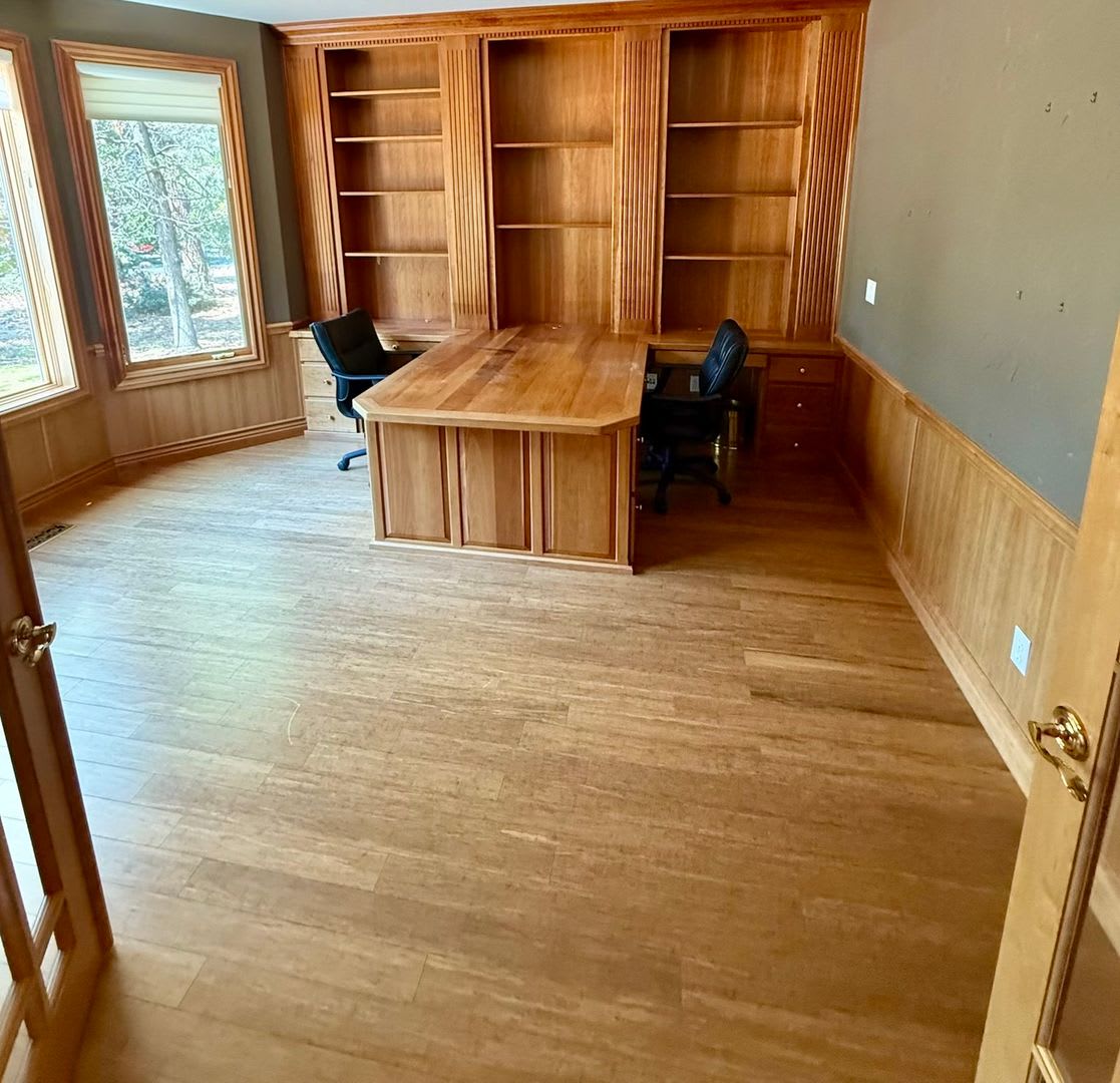 Luxury 4-Bed Running Y Home with Panoramic Lake Views – photo 5