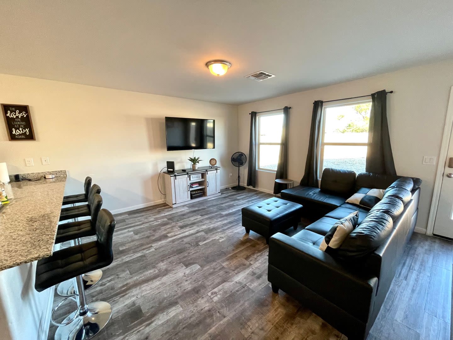 New 4 Bedroom Home in Bullhead City! AVAILABLE FURNISHED OR UNFURNISHED! – photo 5