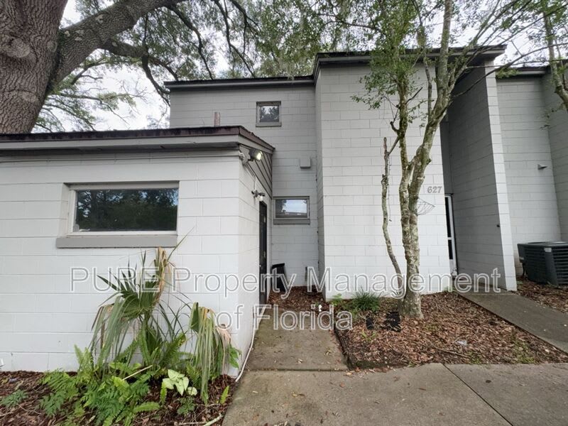 627 NE 28th Avenue – photo 2