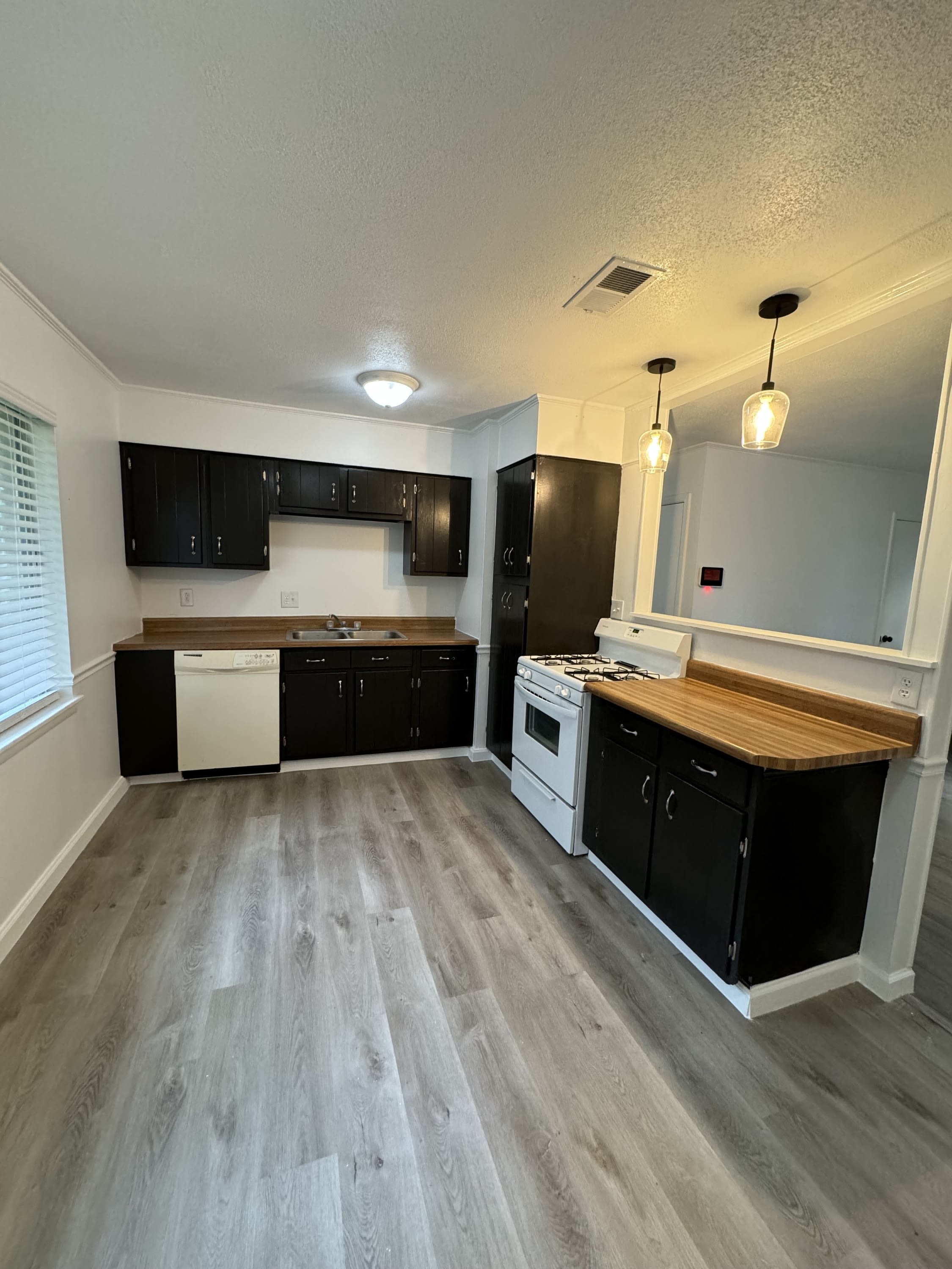 7005 Denver Drive – photo 2