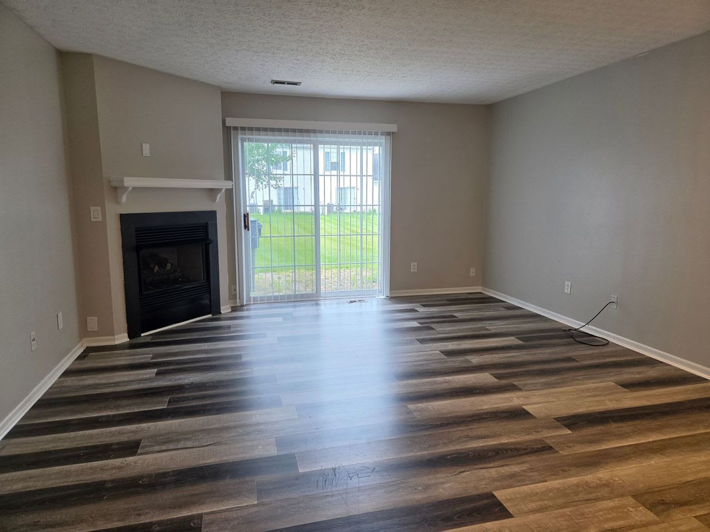 2 Bedroom Condo in Canal – photo 2