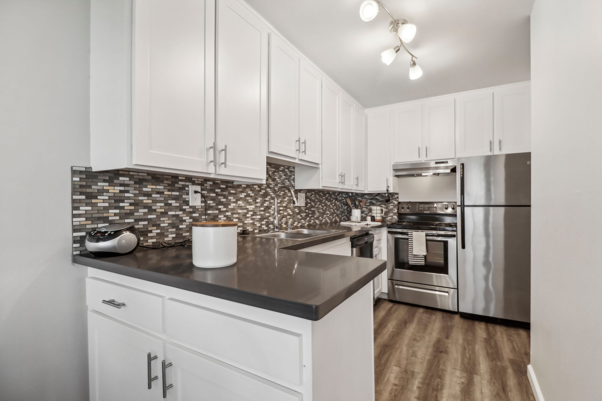 10538 La Reina Avenue – photo 3