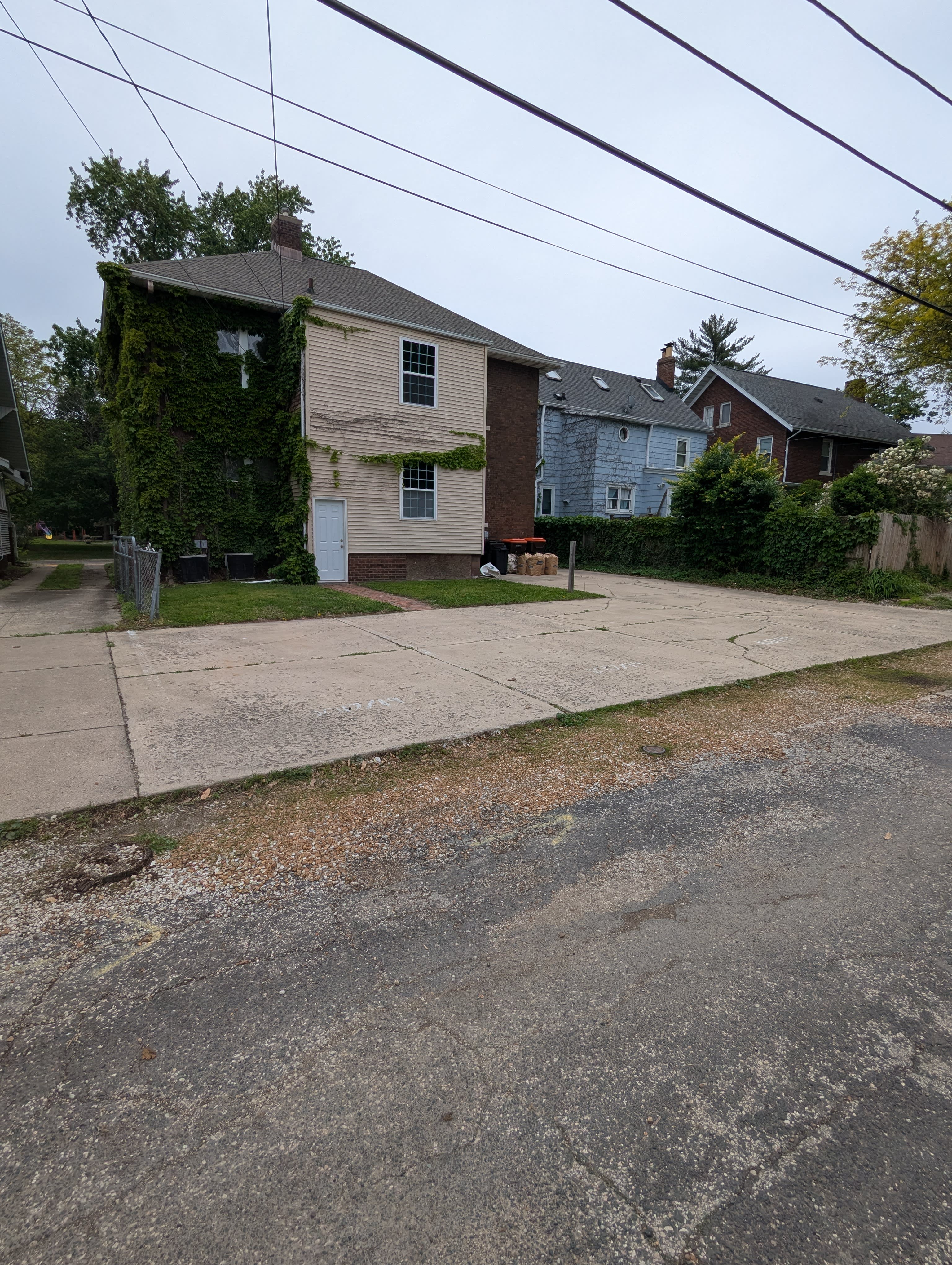 1019 North Farmington Road – photo 2