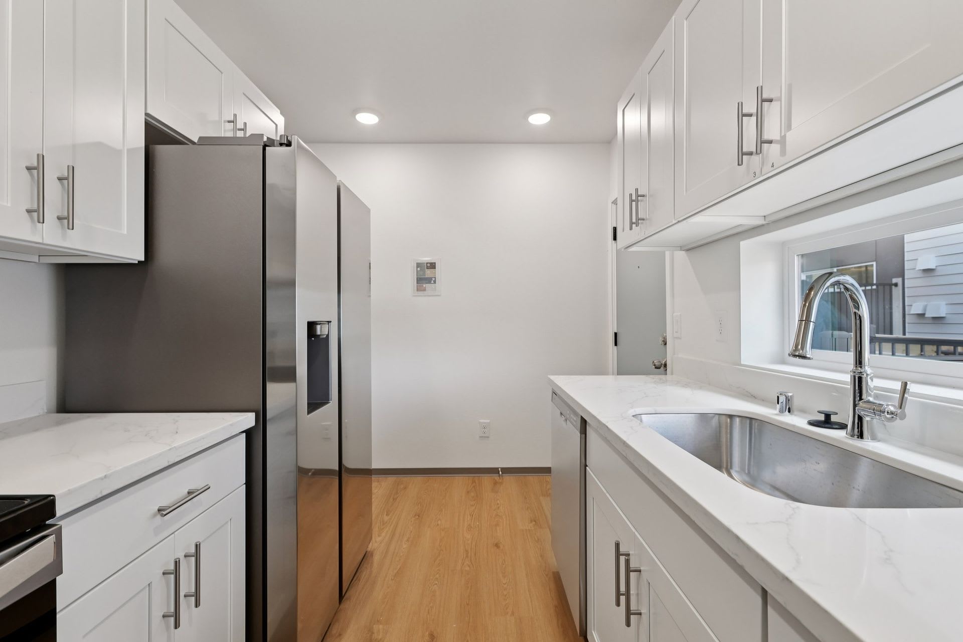 Brand New 6B3B Townhouse Near Uw – photo 2
