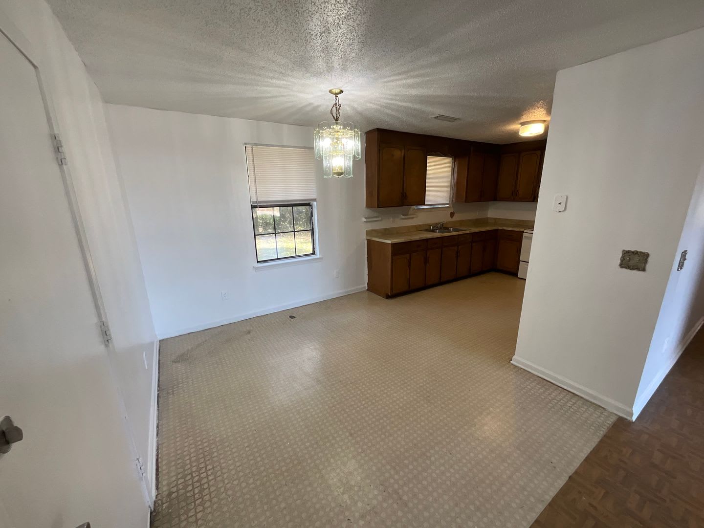 Spacious Brick 3 1 In Marianna In Quiet Cul De Sac With 1 Car Garage – photo 3