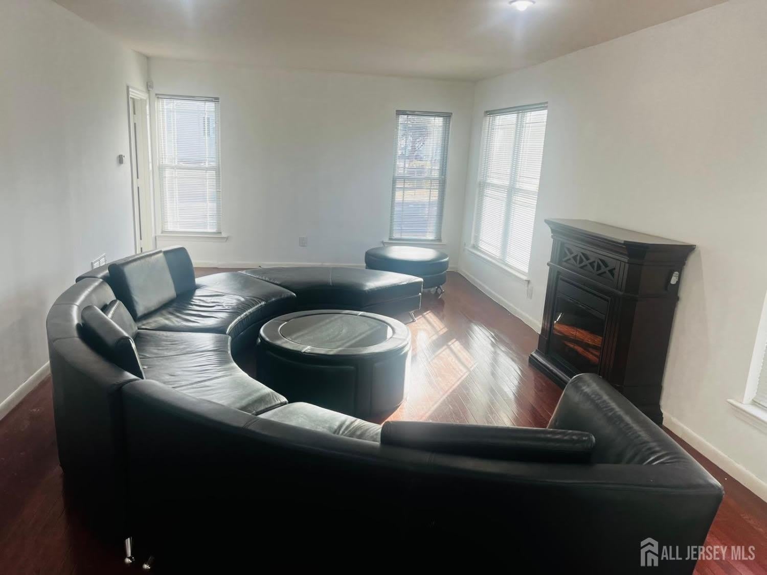 63 E Jefferson Boulevard – photo 5
