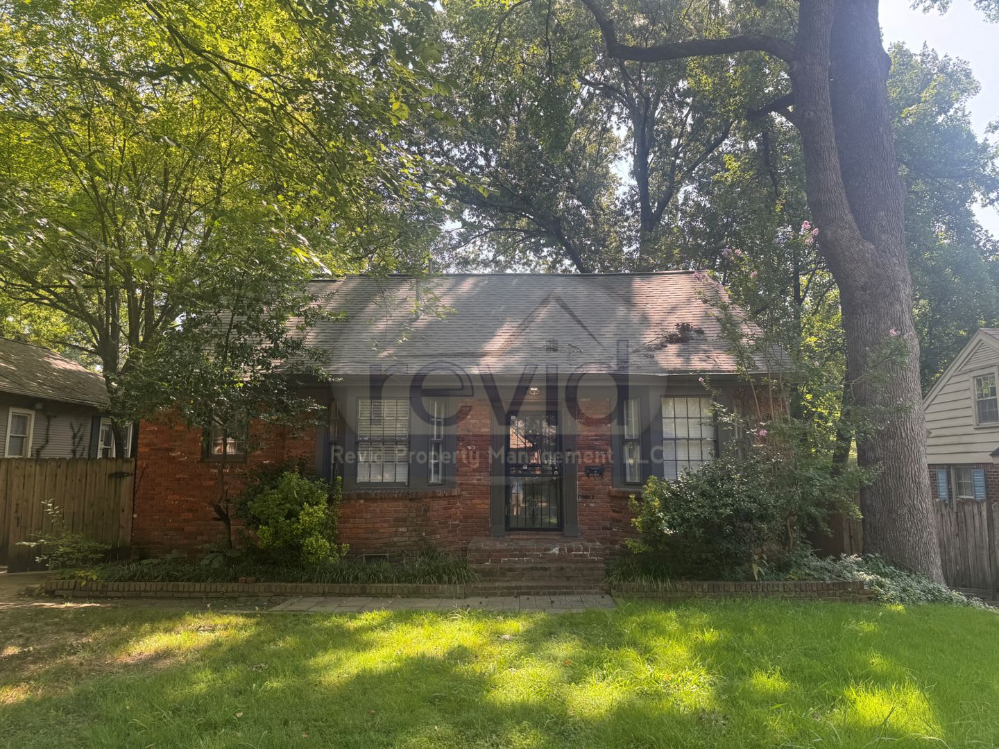 588 Wastson St. – photo 1