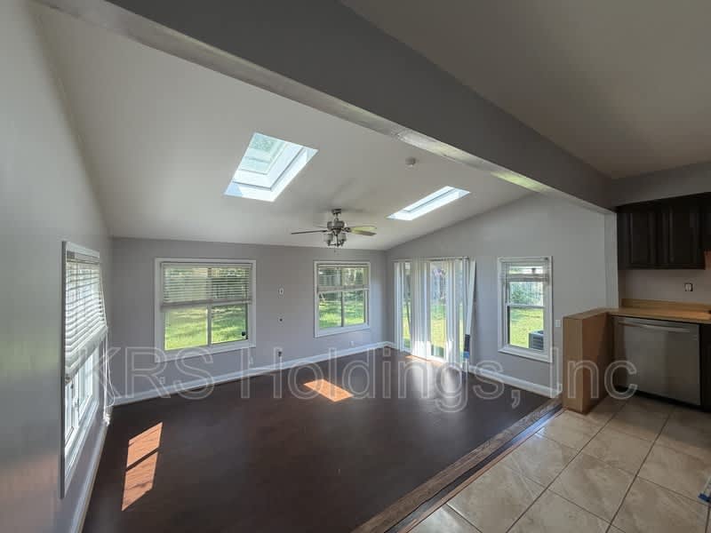 4508 Regent Drive – photo 2