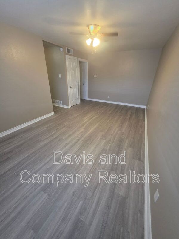 2910 W Michigan Ave – photo 4