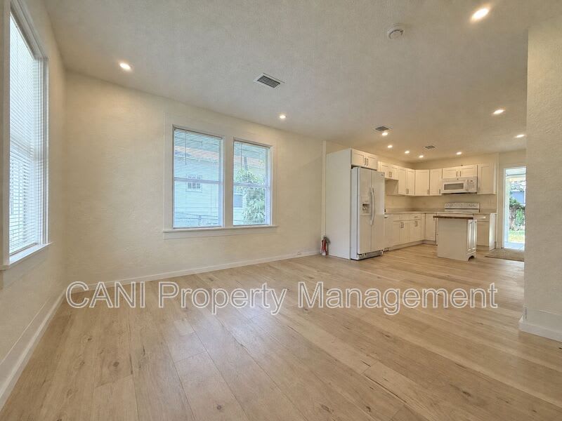 140 Kingston Ave – photo 5