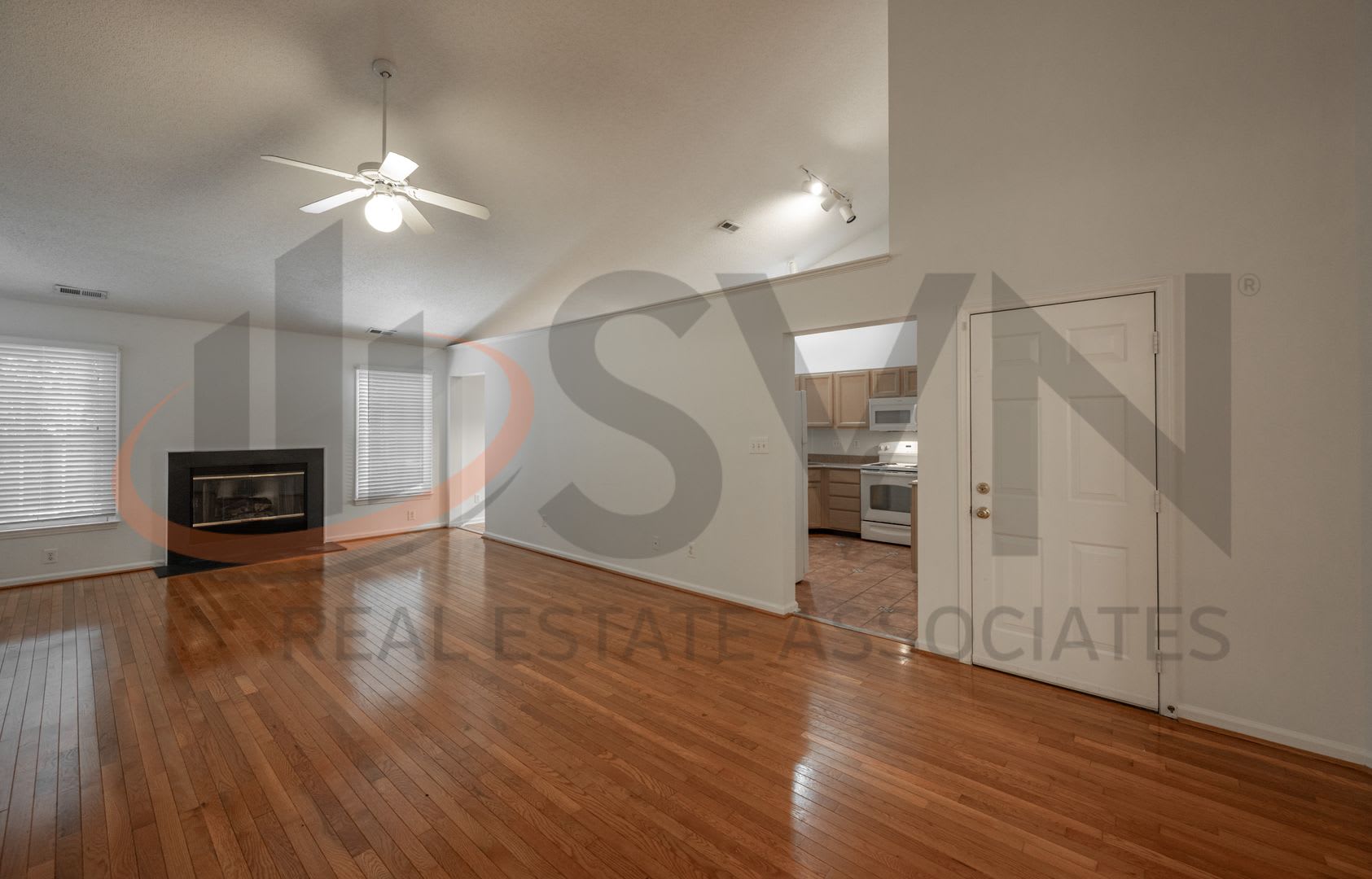Beautiful Ranch Home on Quiet Cul-de-Sac Near Duke – photo 5