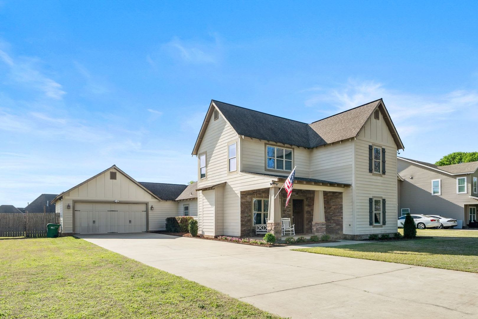 Spacious 4 Bed 4.5 Bath! Available July 15th! – photo 3