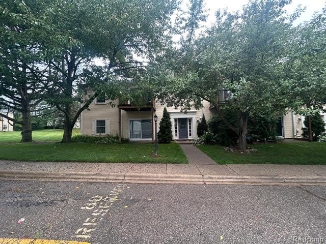 924 CHESTNUT HILL Drive – photo 1