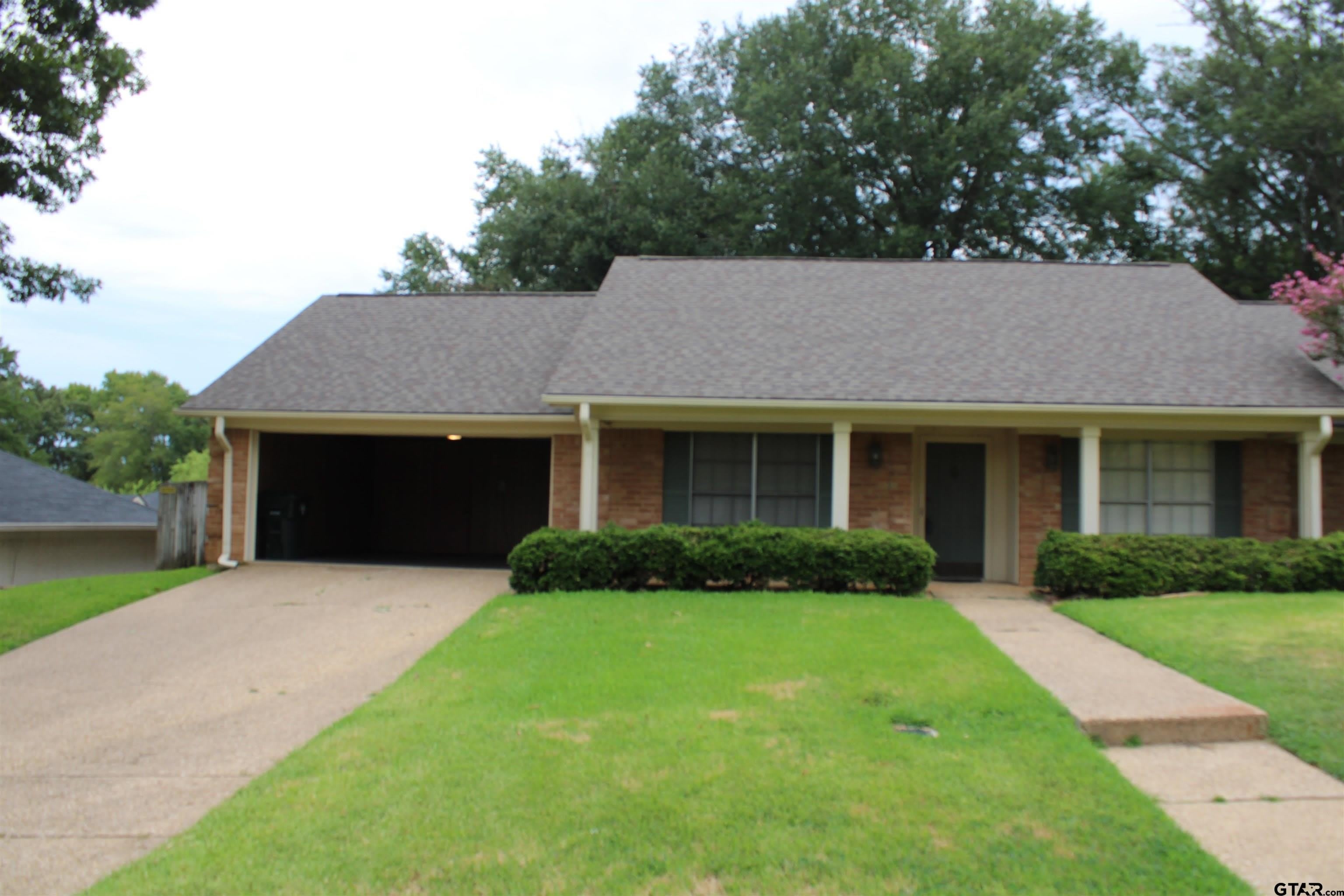 713 Meadow Creek – photo 1