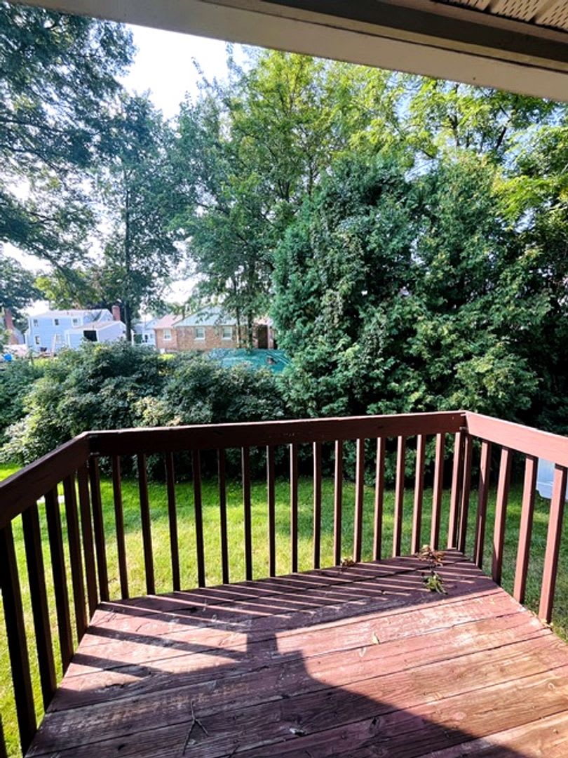 For Rent 2 bedroom, 1 bath – photo 1