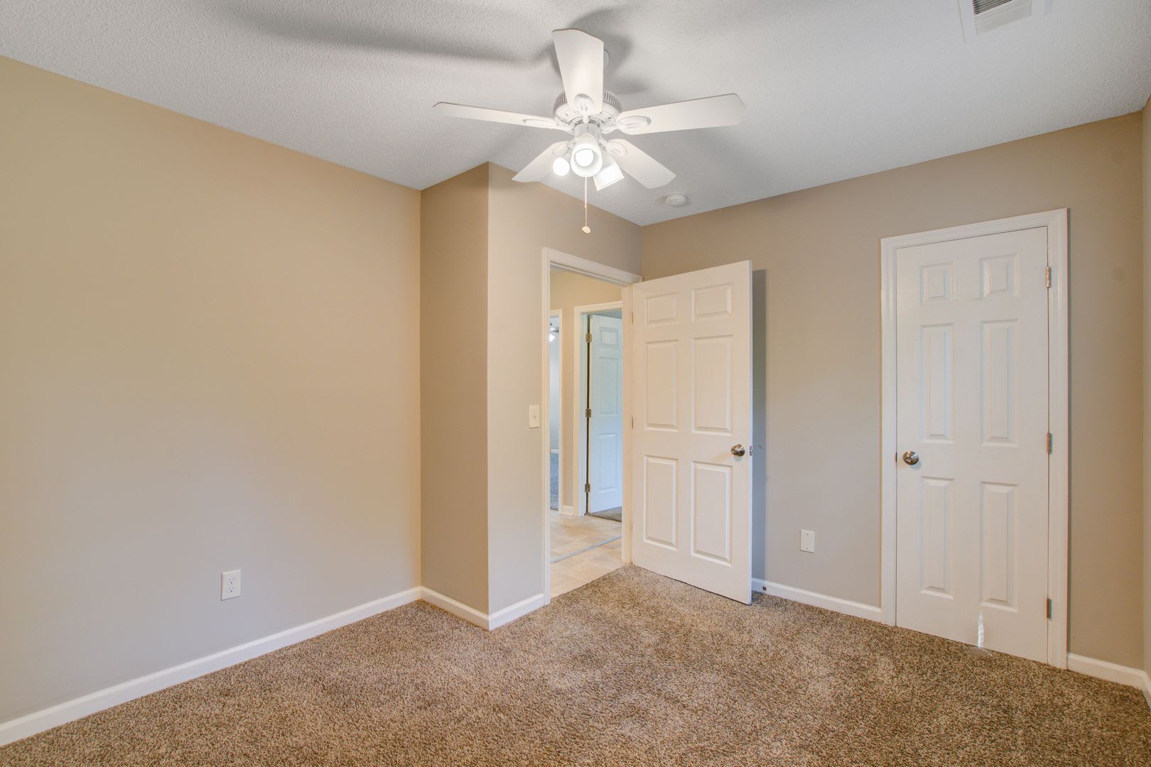 Beautiful 3BR/2BA Home Close to Everything Columbia Has to Offer – photo 3