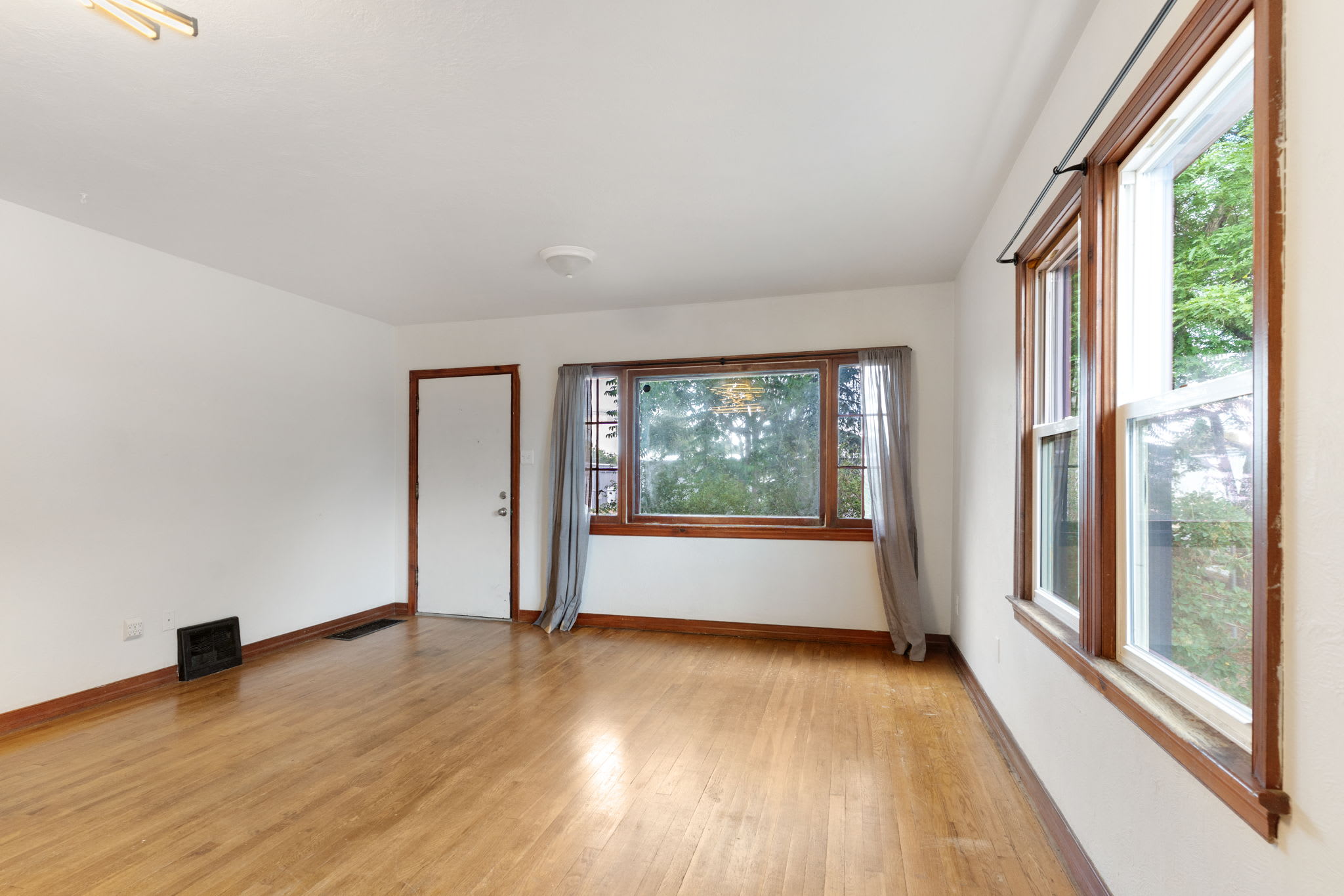 2625 Gunnison Street – photo 3